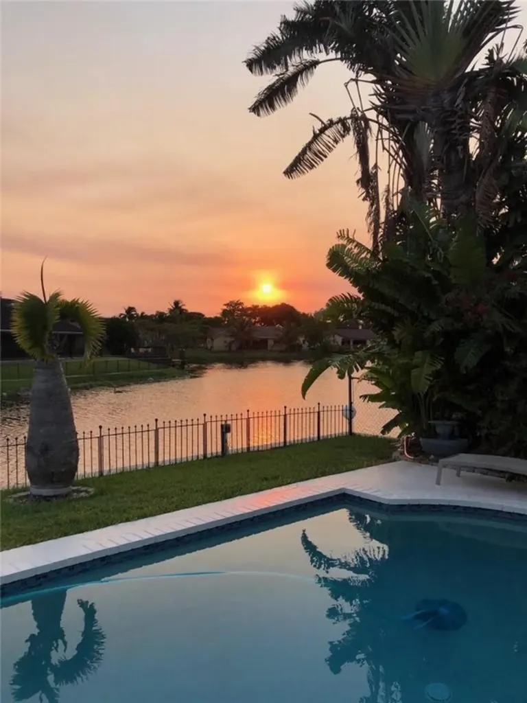 515 NW 103rd Avenue Plantation FL 33324