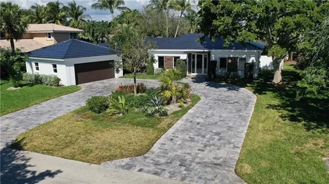 19 Minnetonka Road Sea Ranch Lakes FL 33308
