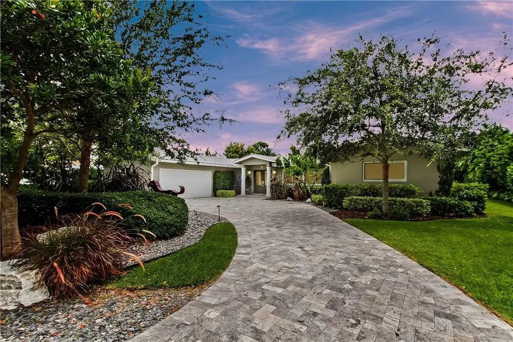 18 Seneca Road Sea Ranch Lakes FL 33308