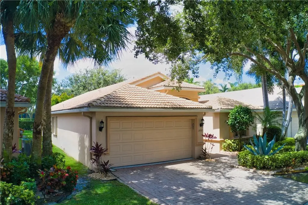 13897 Via Nidia Delray Beach FL 33446