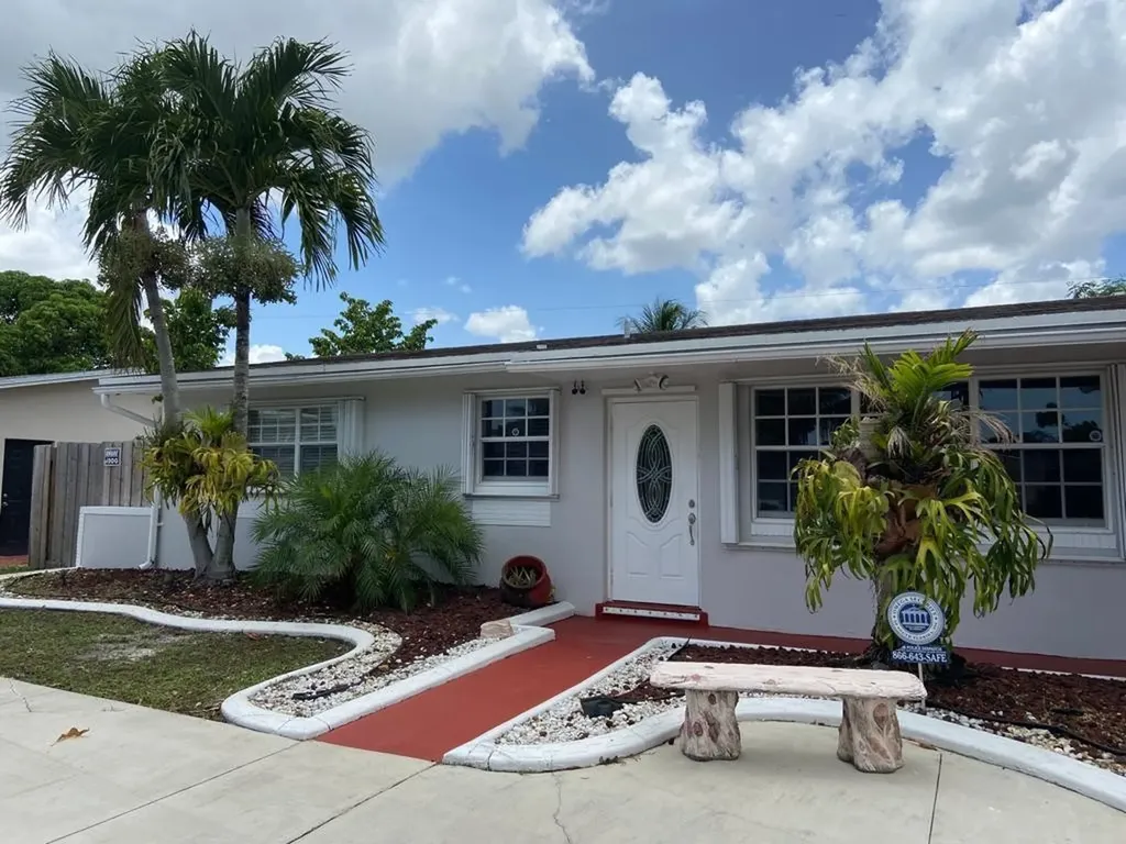 610 SW 71st Avenue Pembroke Pines FL 33023