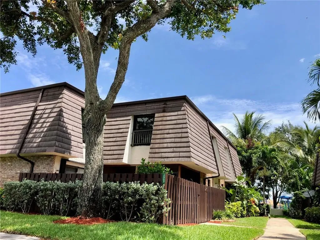2567 NW 99th Avenue Coral Springs FL 33065
