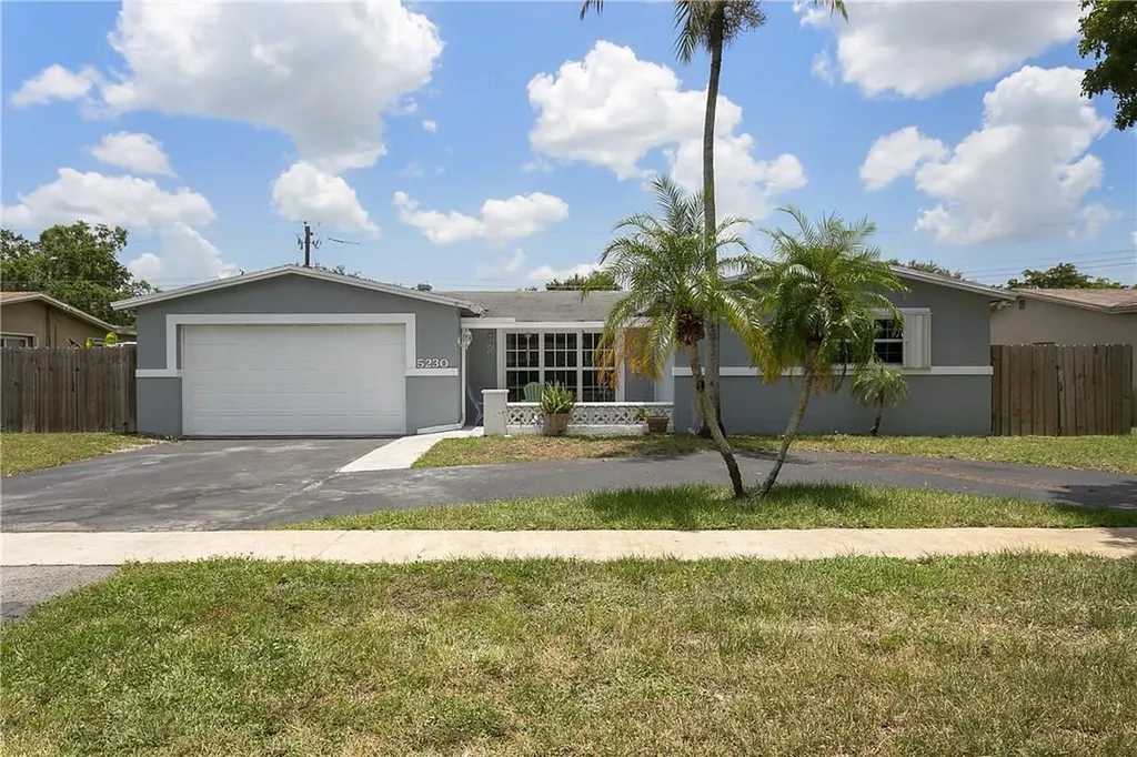 5230 SW 89th Avenue Cooper City FL 33328