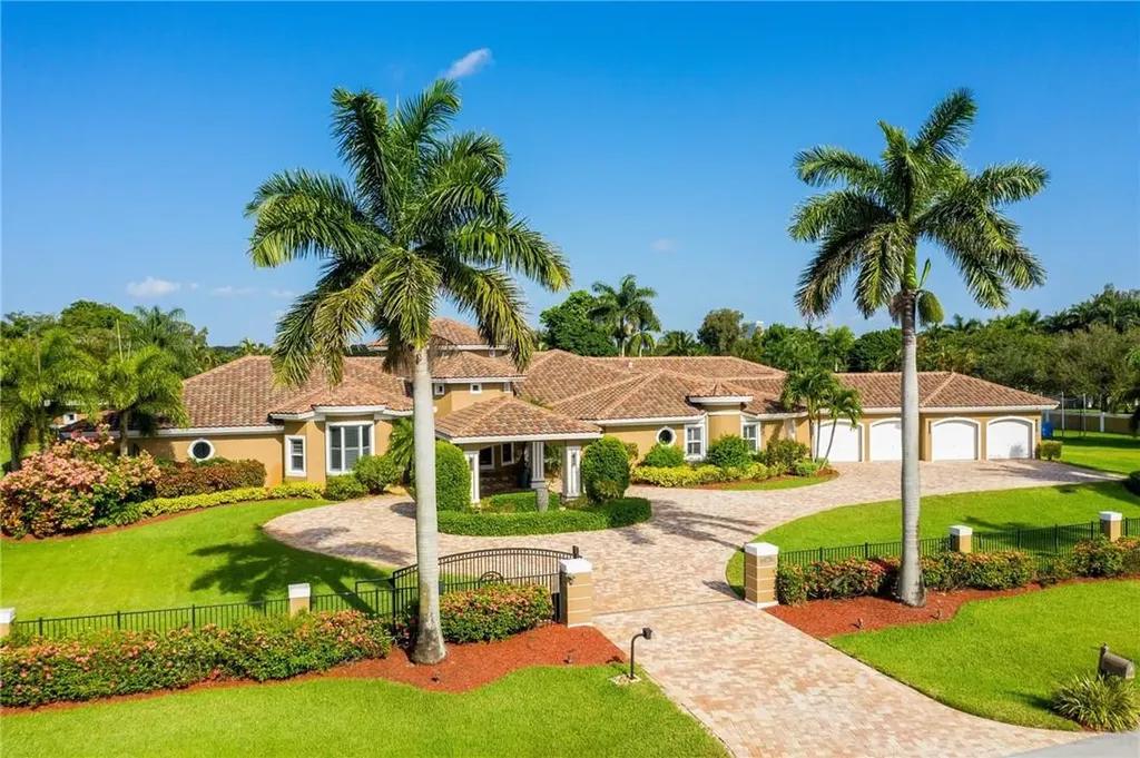 1293 NW 121st Avenue Plantation FL 33323