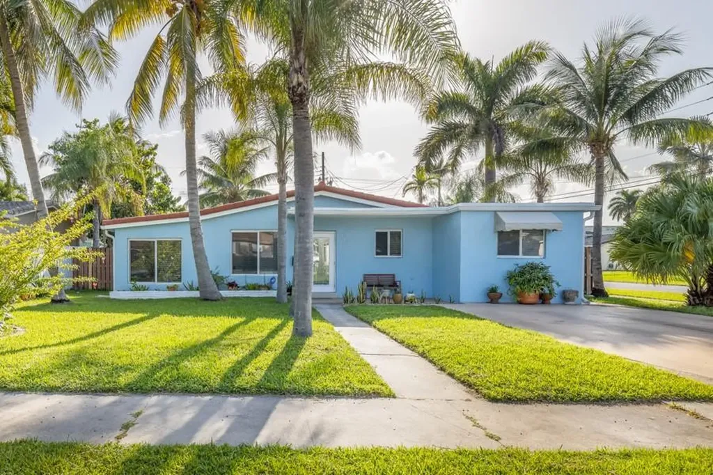 1124 N 13th Terrace Hollywood FL 33019