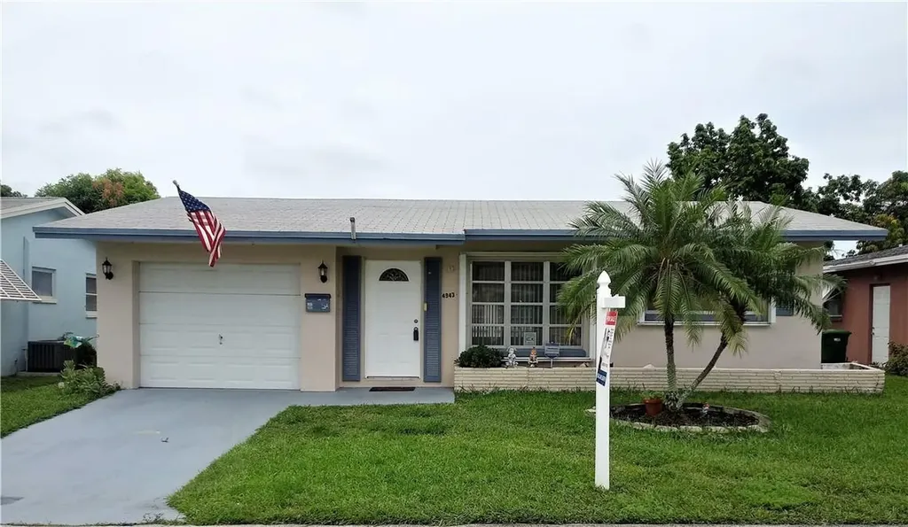 4943 NW 55th Street Tamarac FL 33319