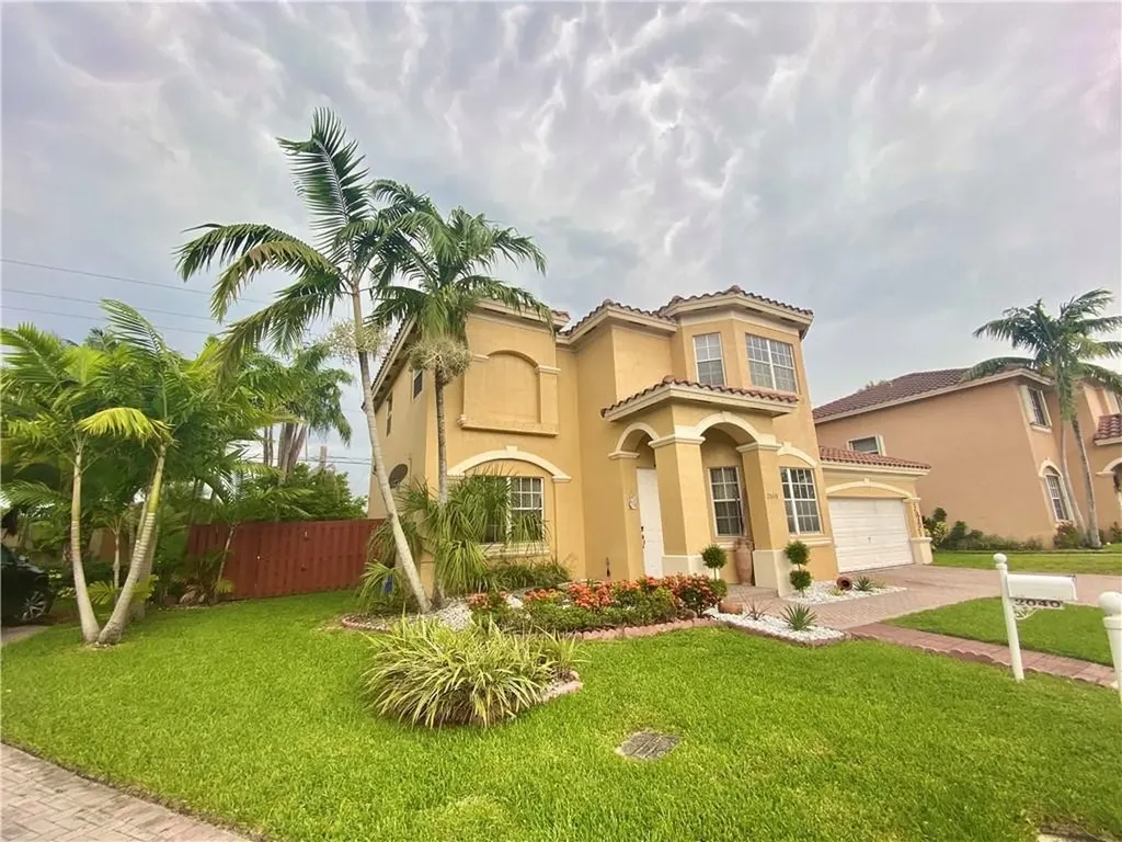 2040 NW 100th Avenue Pembroke Pines FL 33024