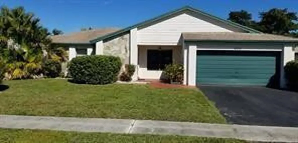 8911 NW 79th Street Tamarac FL 33321