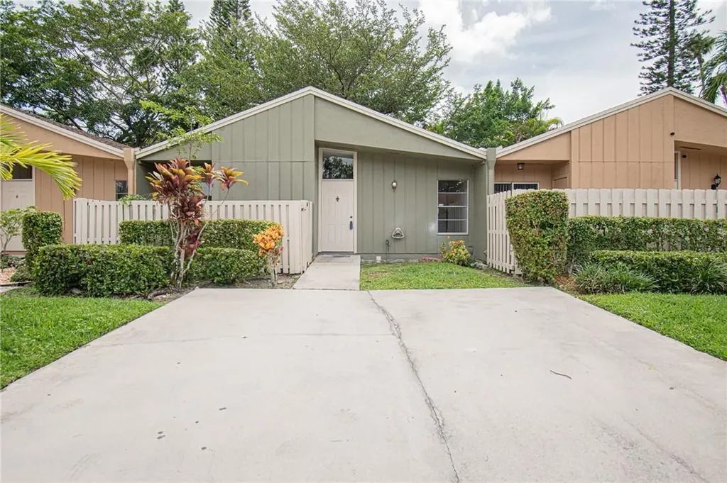 22275 Woodborn Drive Boca Raton FL 33428
