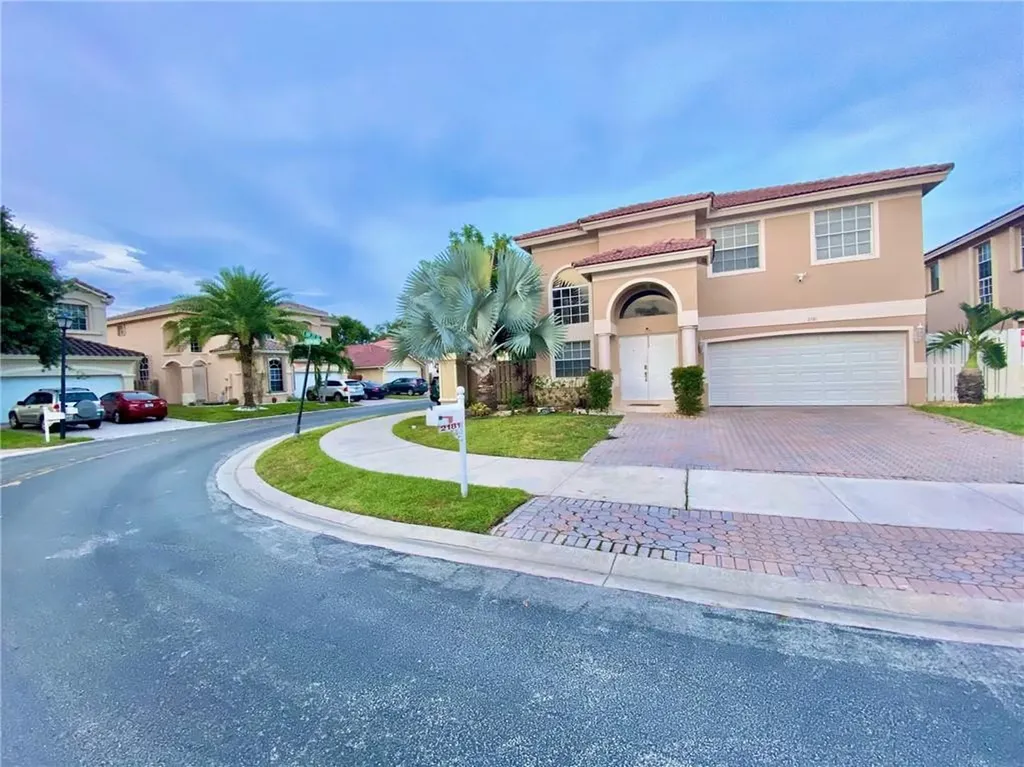 2181 NW 98th Way Pembroke Pines FL 33024
