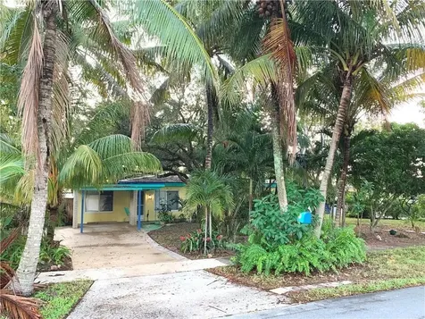 1042 SW 4th Avenue Pompano Beach FL 33060