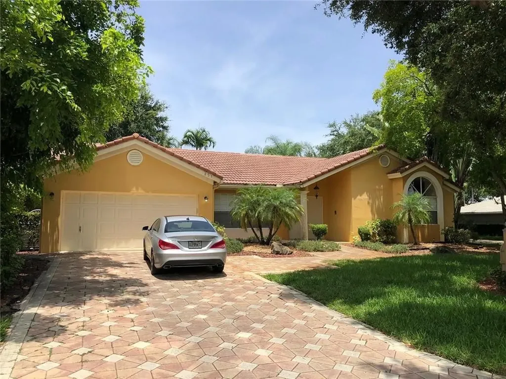 251 NW 118th Avenue Coral Springs FL 33071