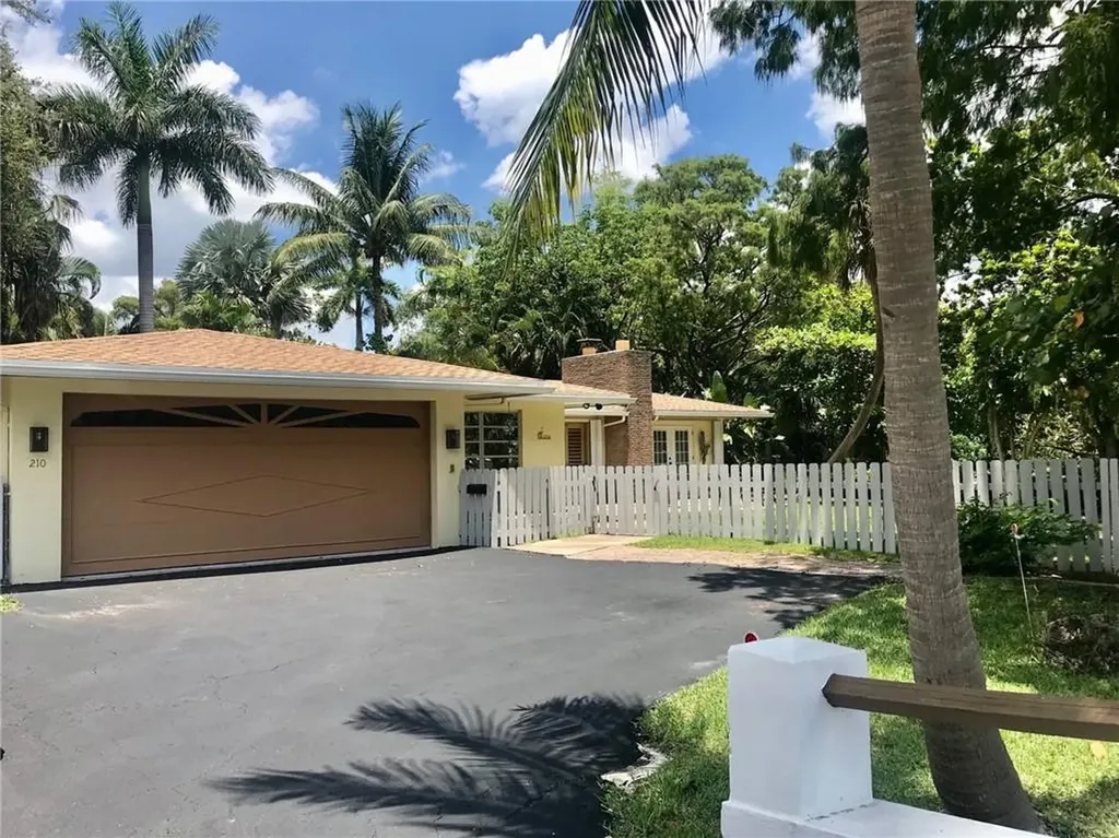 210 NW 33rd Street Oakland Park FL 33309