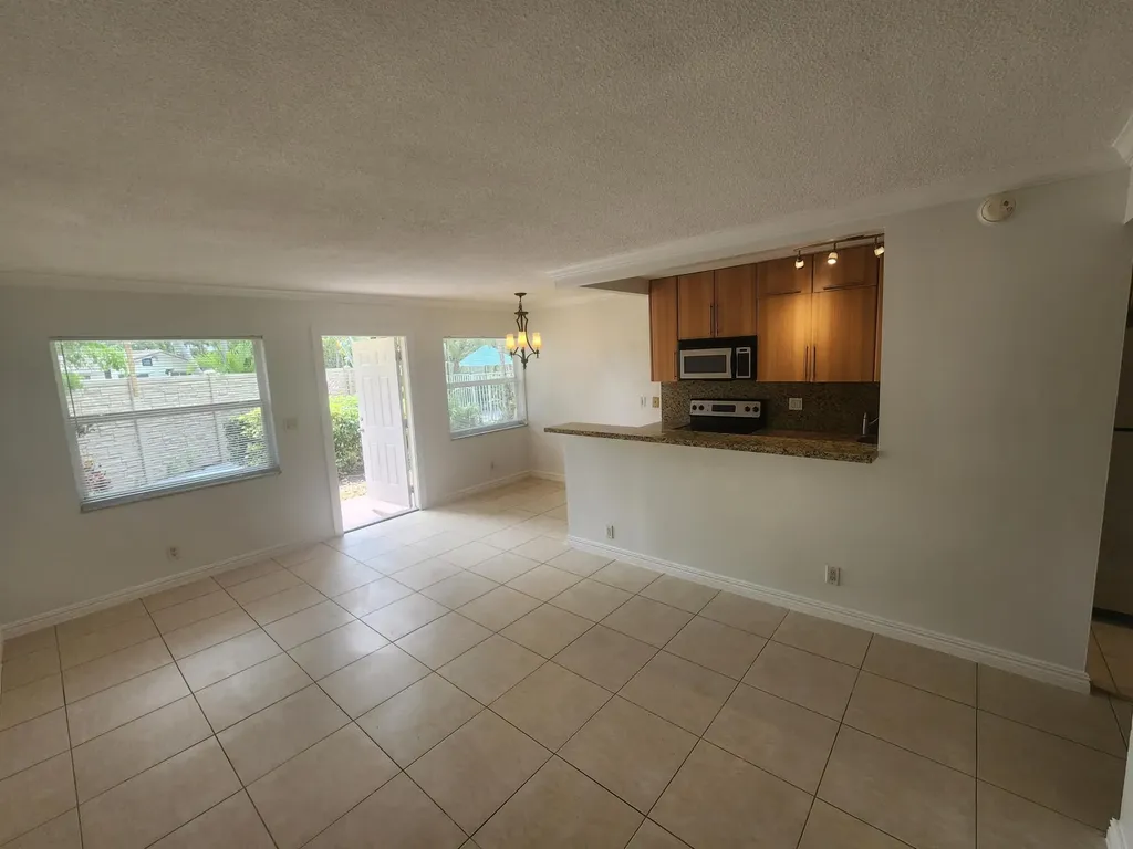 1125 NE 16th Place Fort Lauderdale FL 33305