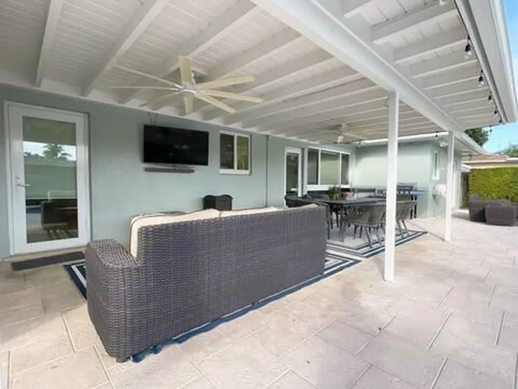 1580 SE 5th Street Deerfield Beach FL 33441