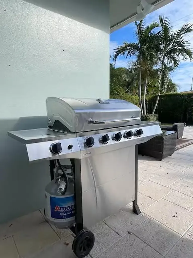 1580 SE 5th Street Deerfield Beach FL 33441