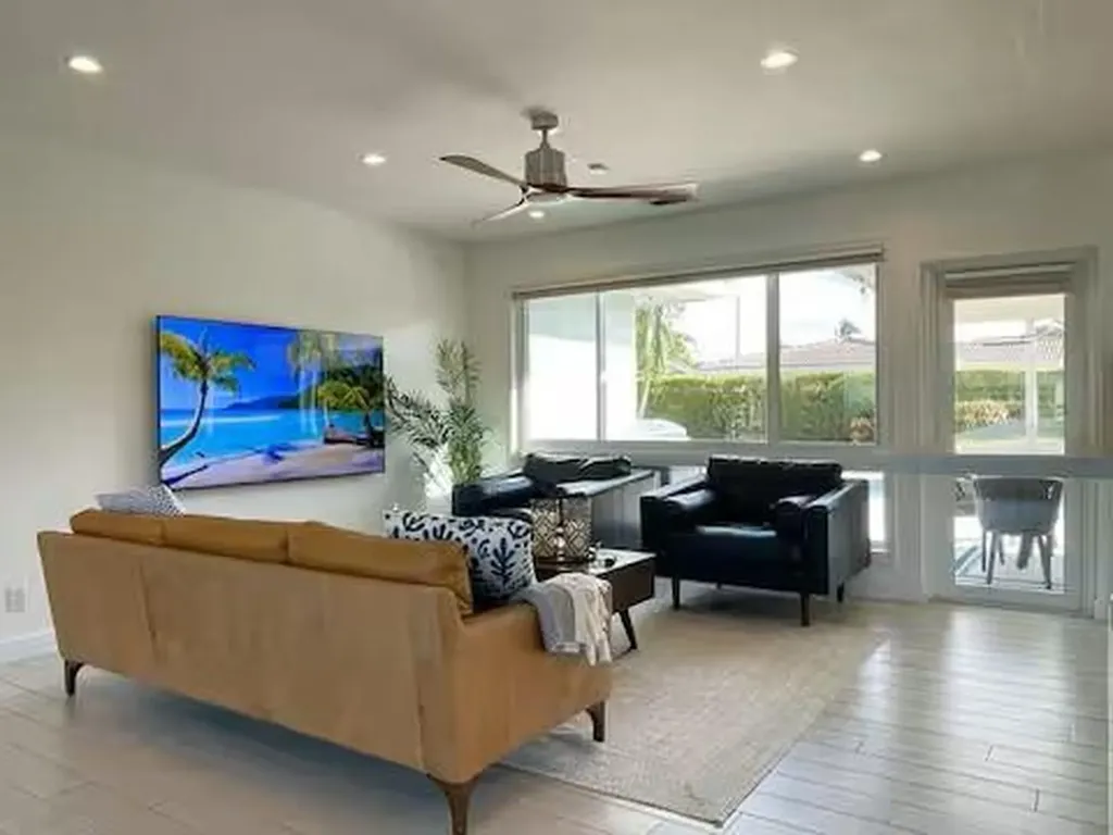 1580 SE 5th Street Deerfield Beach FL 33441