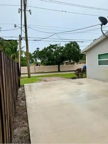 3300 N 67th Avenue Hollywood FL 33024