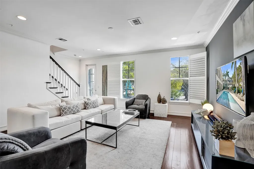381 E Cannery Row Circle Delray Beach FL 33444