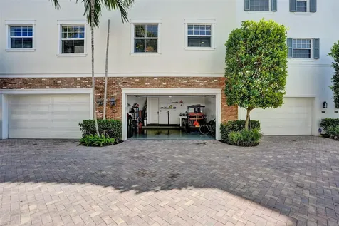 381 E Cannery Row Circle Delray Beach FL 33444