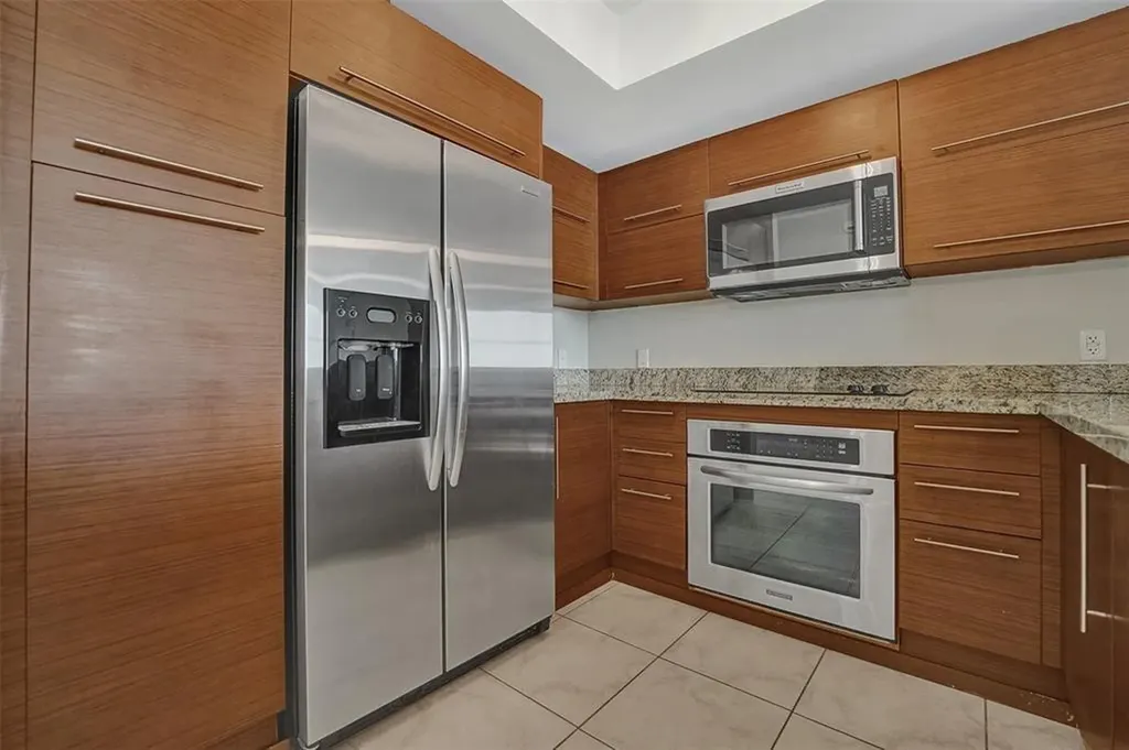 2681 N Flamingo Road Sunrise FL 33323
