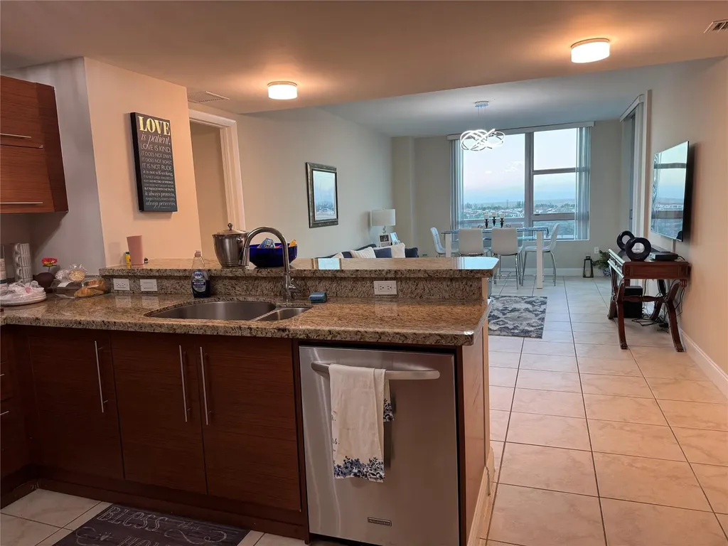 2681 N Flamingo Road Sunrise FL 33323