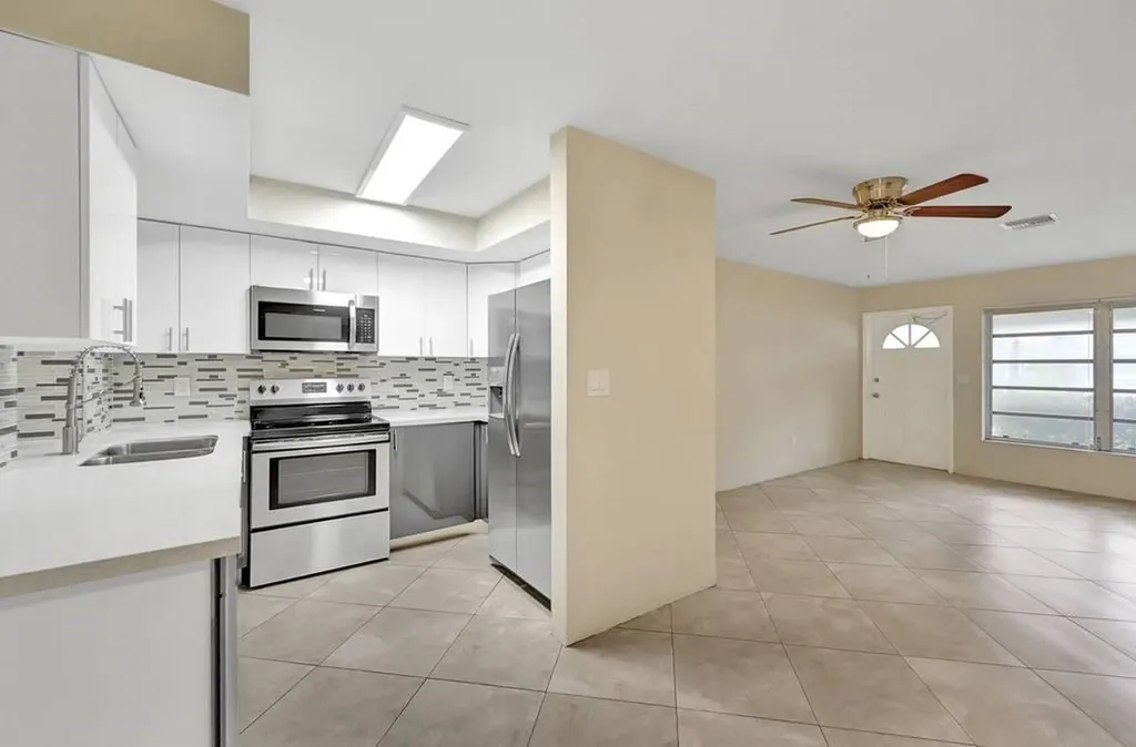 916 NE 18th Street Fort Lauderdale FL 33305