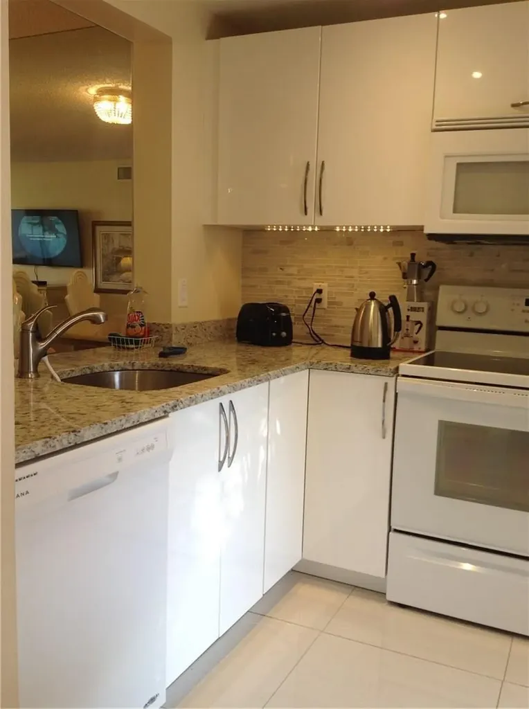 2265 SW 15th Street Deerfield Beach FL 33442
