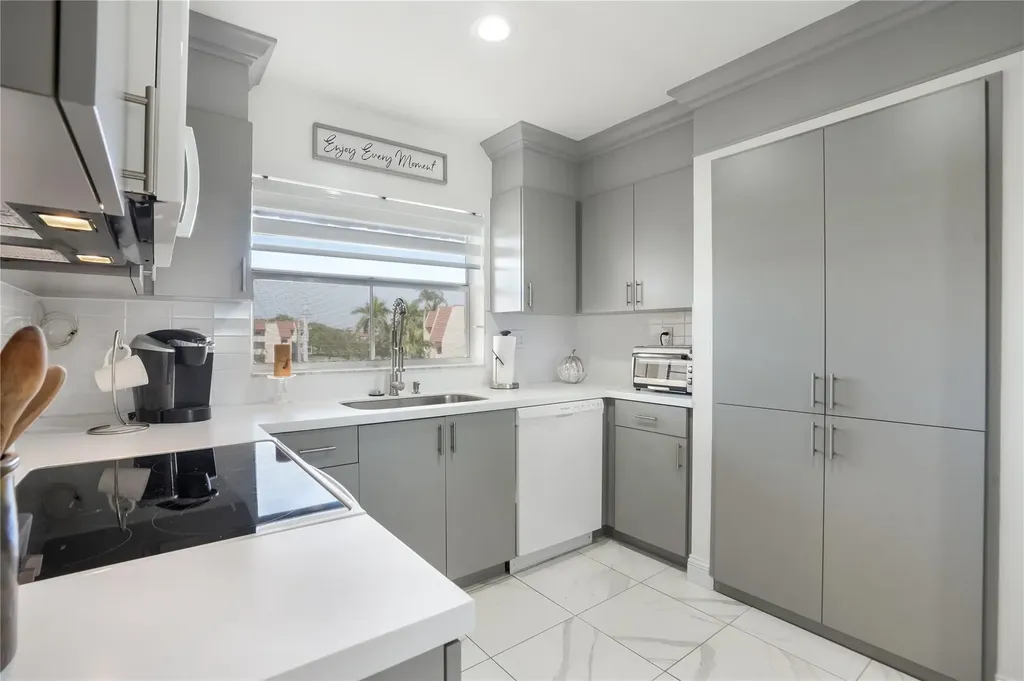 9300 Sunrise Lakes Boulevard Sunrise FL 33322