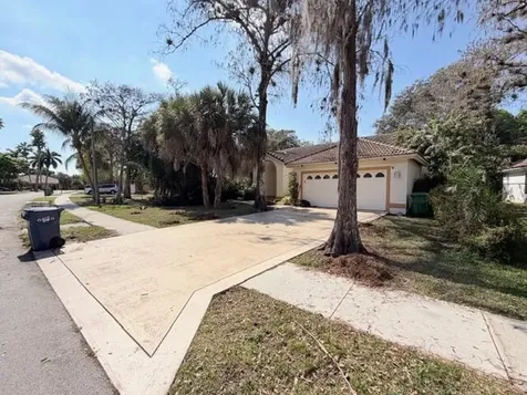 4853 NW 66th Avenue Lauderhill FL 33319