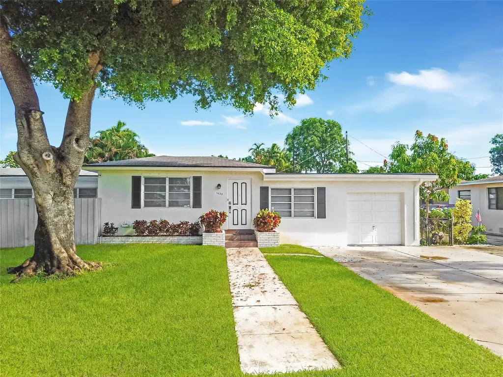 1625 Cleveland Street Hollywood FL 33020