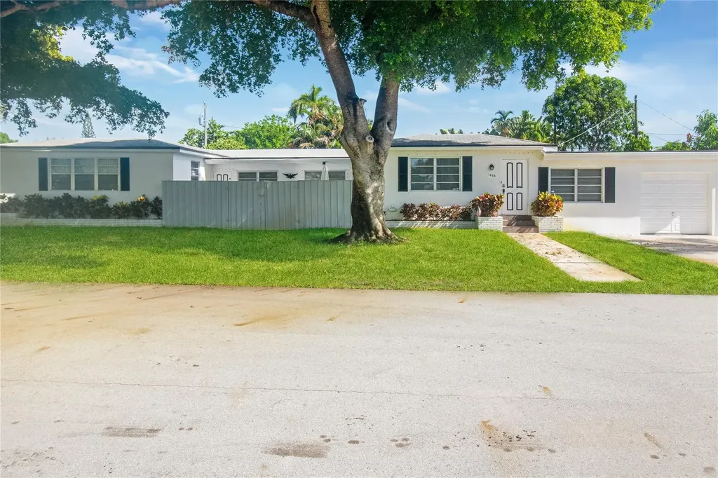 1625 Cleveland Street Hollywood FL 33020