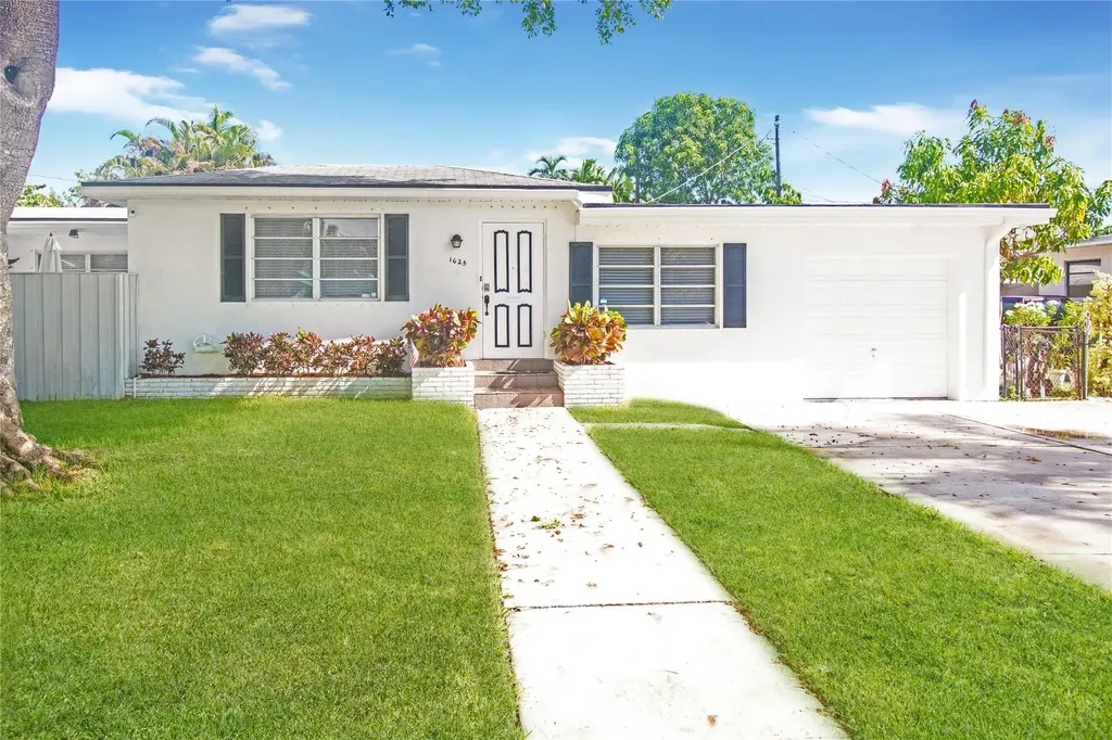 1625 Cleveland Street Hollywood FL 33020