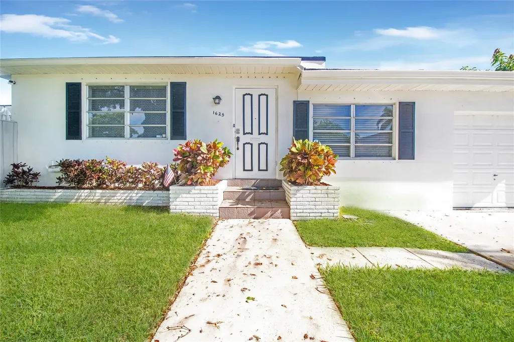 1625 Cleveland Street Hollywood FL 33020