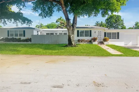 1625 Cleveland Street Hollywood FL 33020