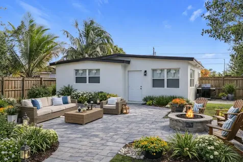 4811 SW 20th Street West Park FL 33023