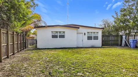 4811 SW 20th Street West Park FL 33023