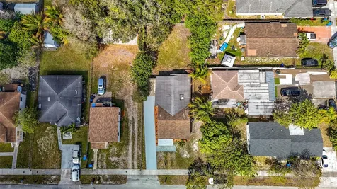 4811 SW 20th Street West Park FL 33023