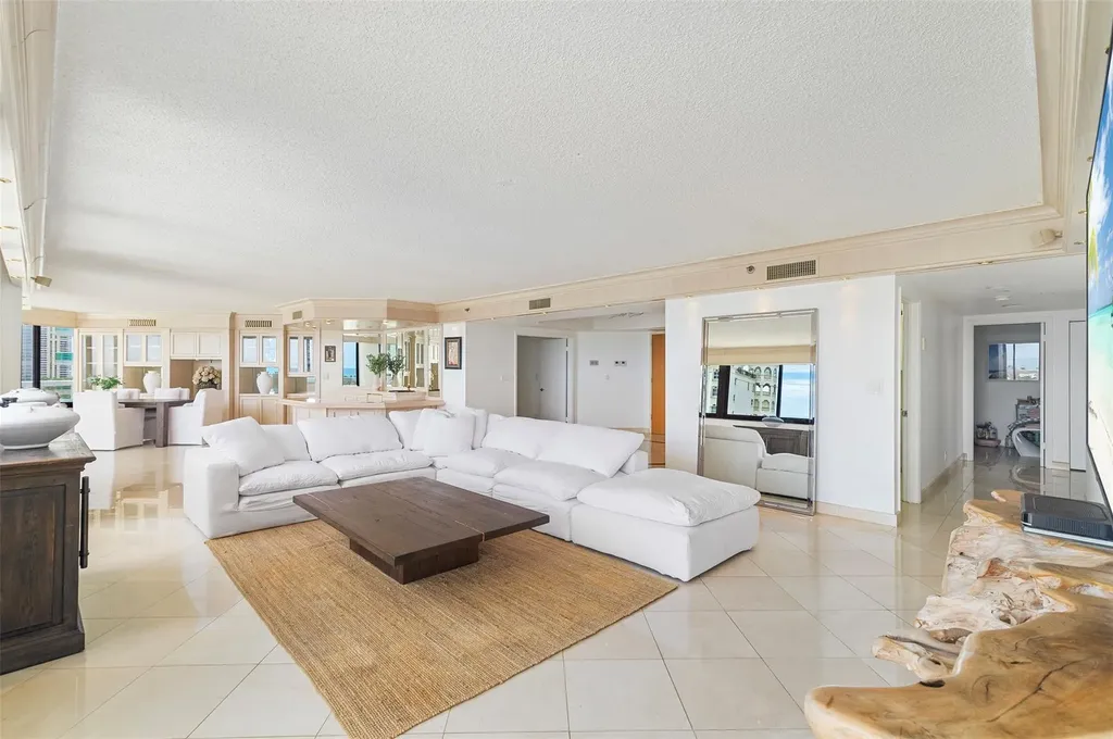 20185 E Country Club Drive Aventura FL 33180