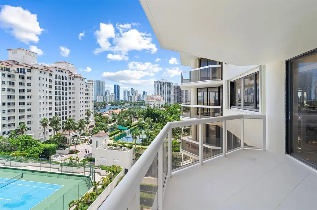 20185 E Country Club Drive Aventura FL 33180