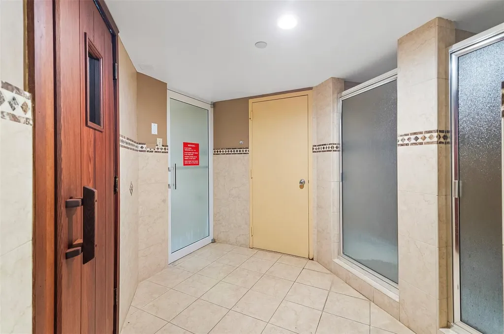 20185 E Country Club Drive Aventura FL 33180