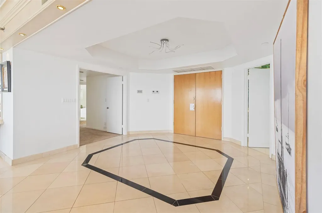 20185 E Country Club Drive Aventura FL 33180