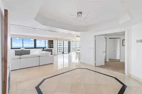 20185 E Country Club Drive Aventura FL 33180