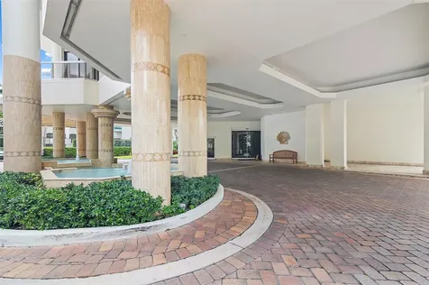 20185 E Country Club Drive Aventura FL 33180