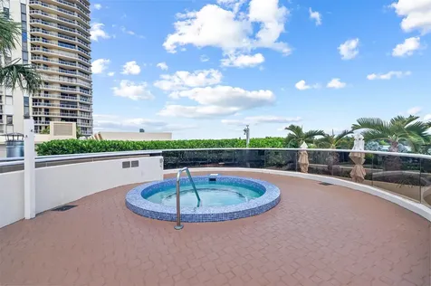 20185 E Country Club Drive Aventura FL 33180