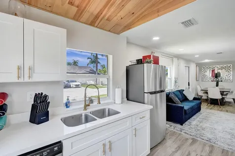 8021 NW 1st Place Miami FL 33150