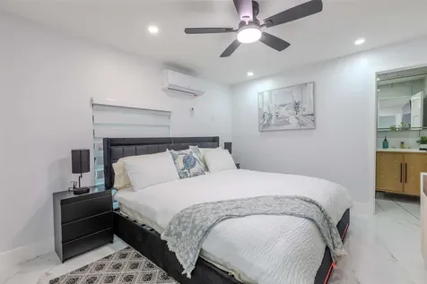 2633 NW Taft Street Hollywood FL 33020