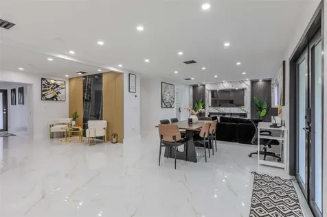 2633 NW Taft Street Hollywood FL 33020