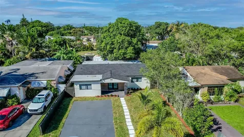2633 NW Taft Street Hollywood FL 33020