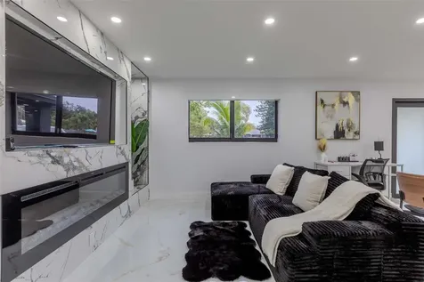 2633 NW Taft Street Hollywood FL 33020